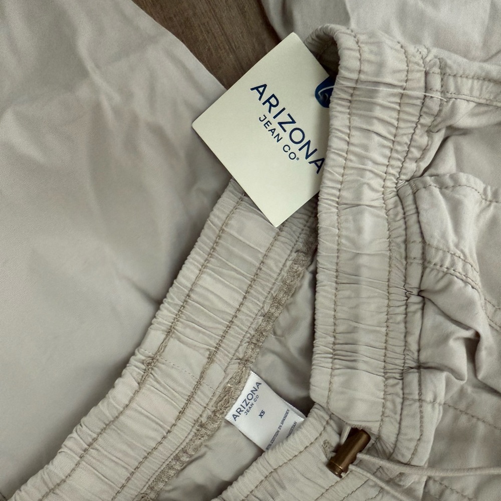 Arizona Jean Co. Pebbled Beach Cargo Pants NWT - Picture 5 of 9